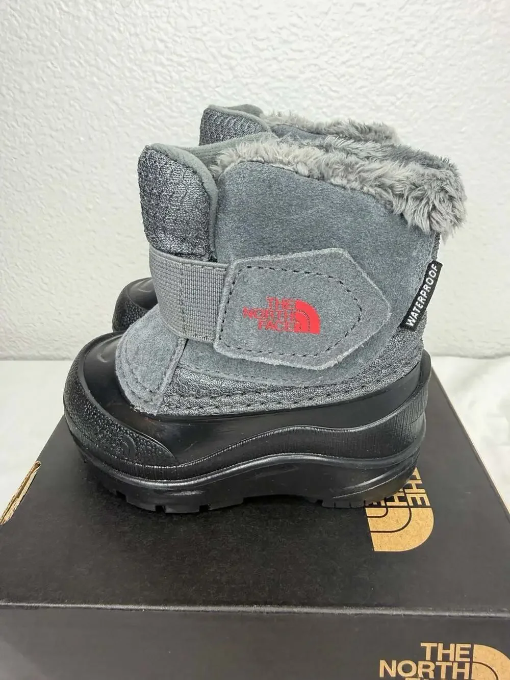 The North Face Toddler Alpenglow II Boots Size 4 TNF Black Zinc Grey